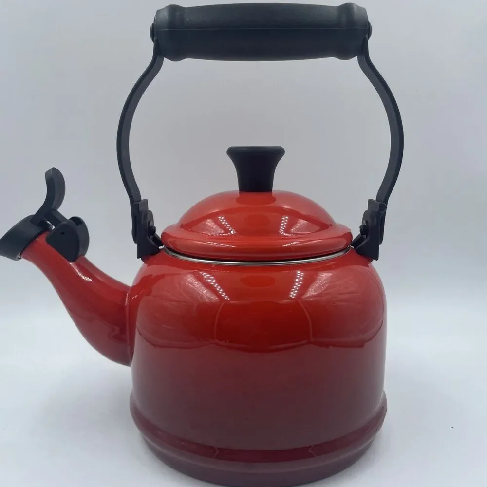 Le Creuset 1.25 Qt/1.1L Demi Tea Kettle w/Lid Flame Red Ombre Enamel Whistling